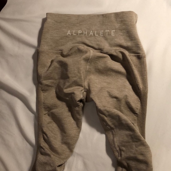 Alphalete aero leggings - Picture 2 of 4